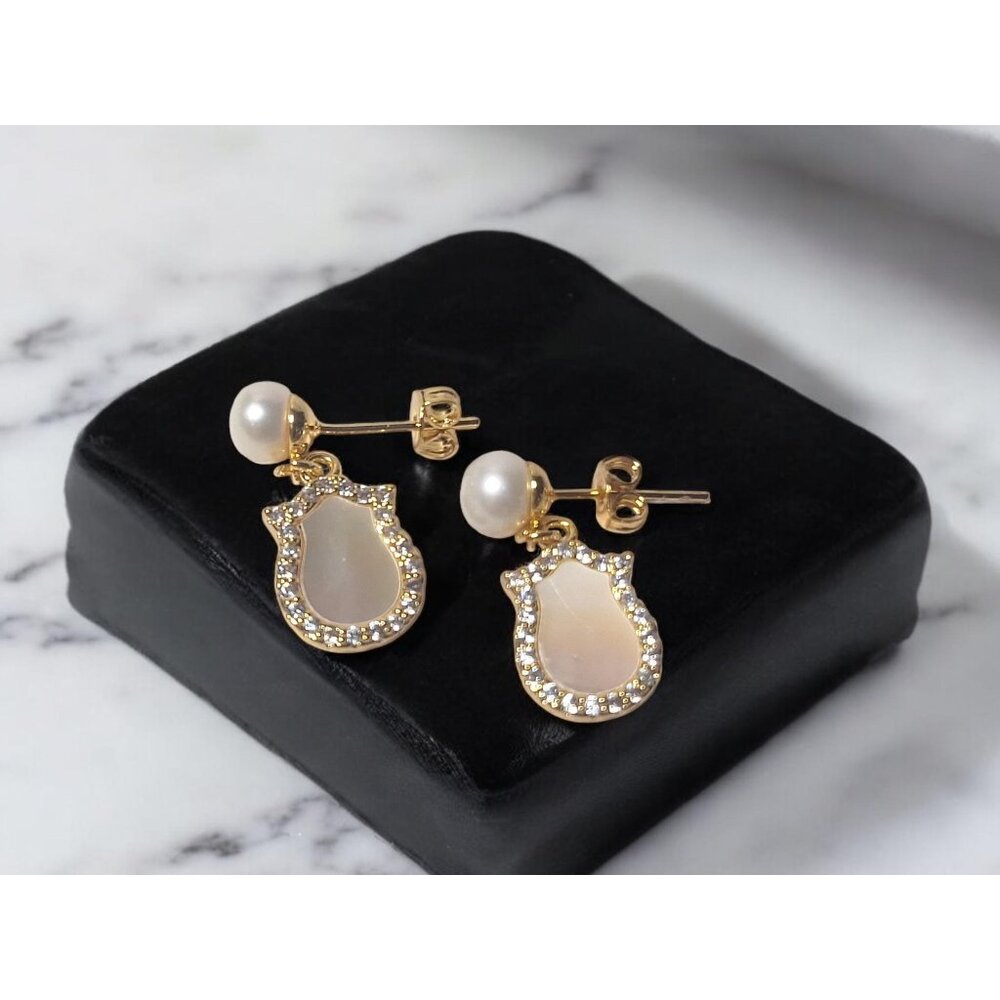 Mother of Pearl Crest Cat Freshwater Pearl Earrings, 14K Gold Plated Stud Earrin